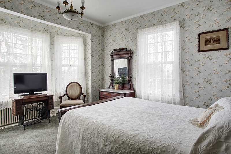 mansion bedrooms with a pool swimming pool the mansion features nine traditional bedrooms one large suite and indoor heated swimming pool call us today to arrange an on site visit wilbraham cape may beach weddings capemaycom mansion bedrooms with a pool swimming pool the mansion features nine traditional bedrooms one large suite and indoor heated swimming pool call us today to arrange an on site visit wilbraham cape may beach weddings capemaycom