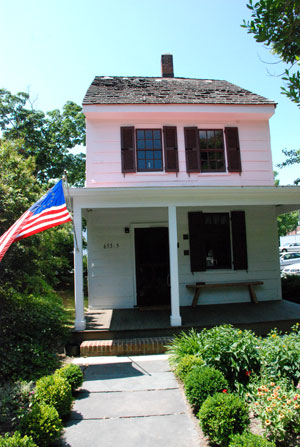 colonial-house