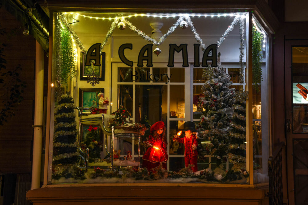 A Ca Mia's Window