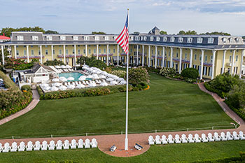 Congress Hall Hotel showing the Great Lawn and swimming pool