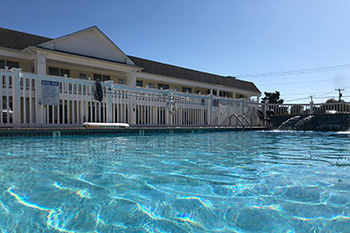 Madison Avenue Beach Club and swimming pool