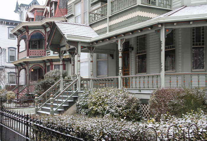 Snow dusting on Jackson Street