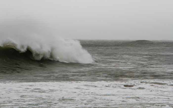 Stormy wave