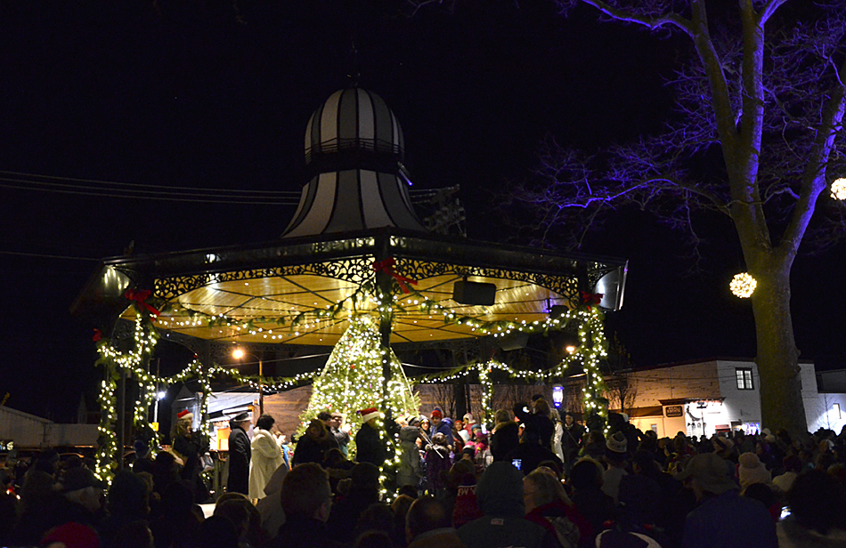 Launching Christmas in Rotary Park Cape May Picture of the Day