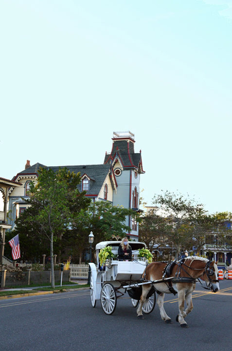 Horse & Carriage turning from Gurney Street