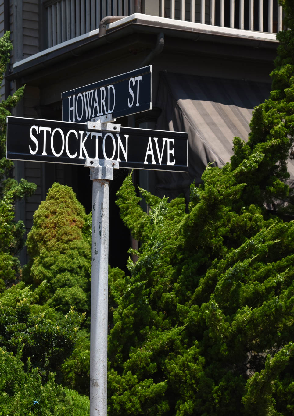 Street signs of Howard St & Stockton Ave
