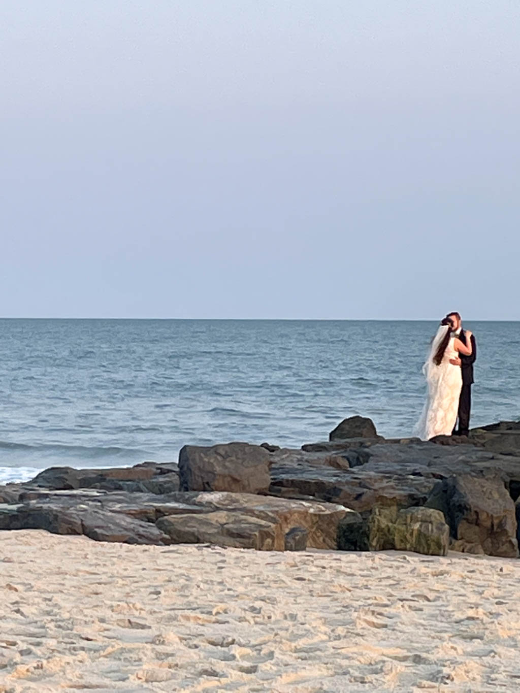 wedding couple on the jetty