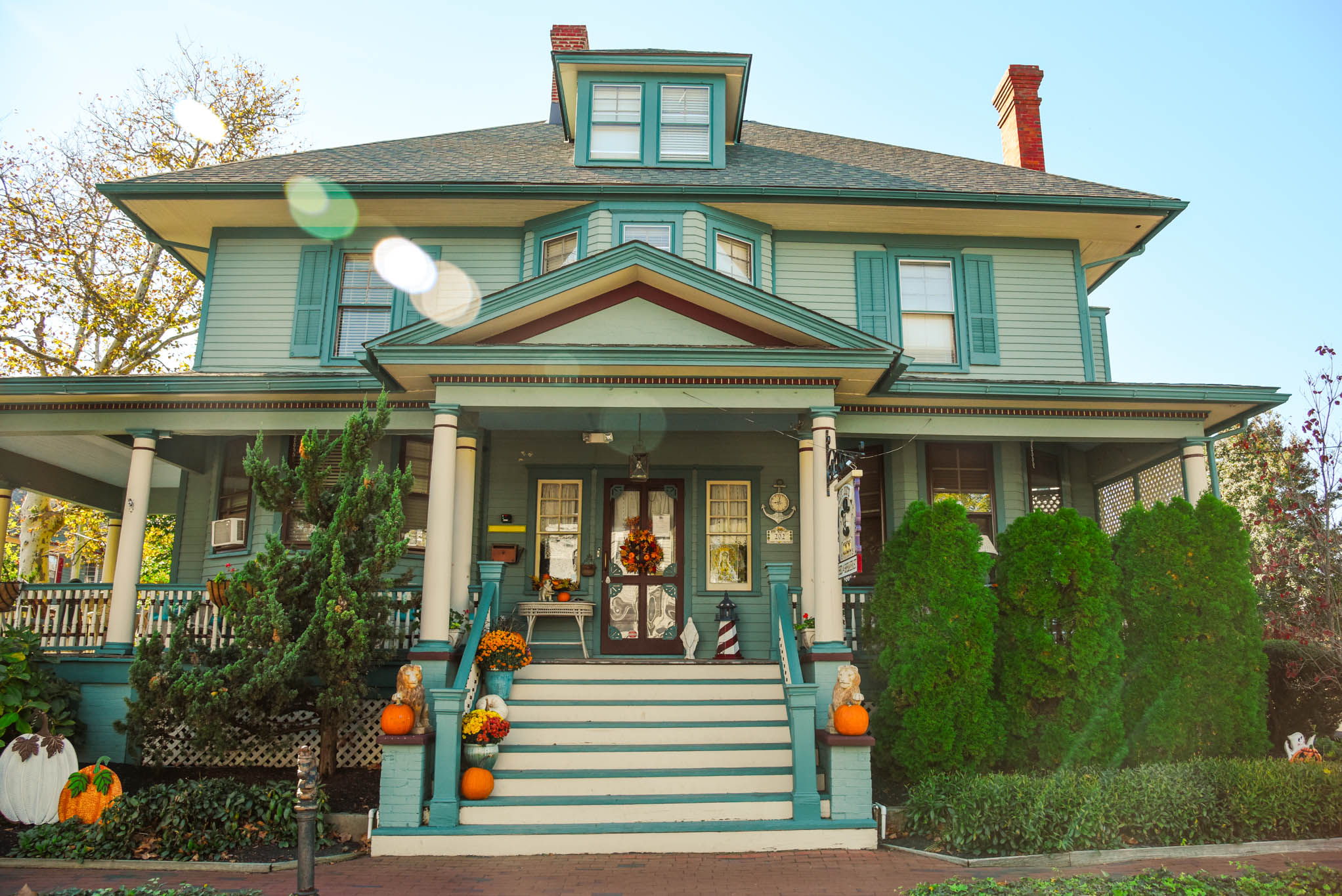 Fall Decor look at the Captain Mey's Inn