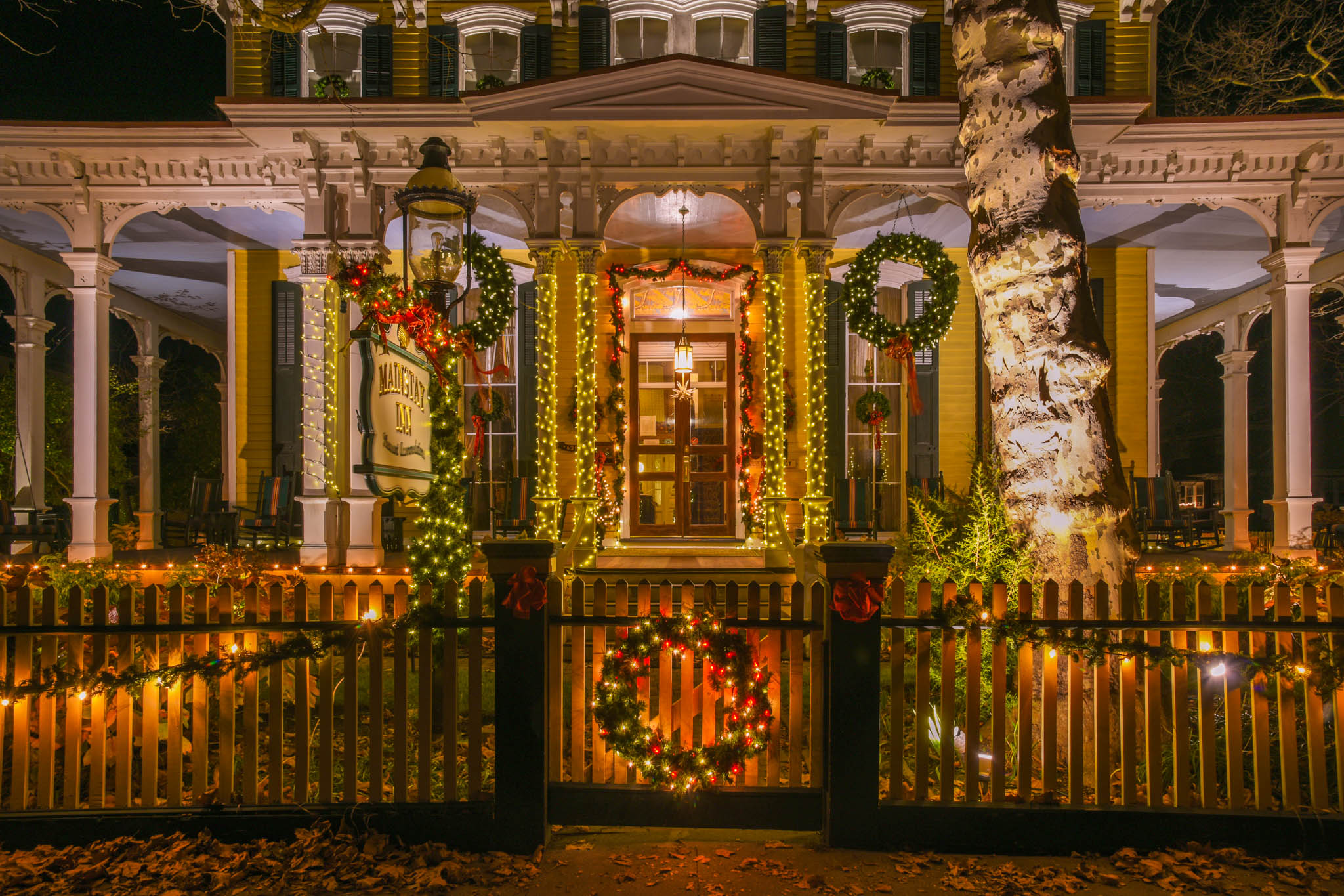 Feel the Magic at the Mainstay Inn all light up