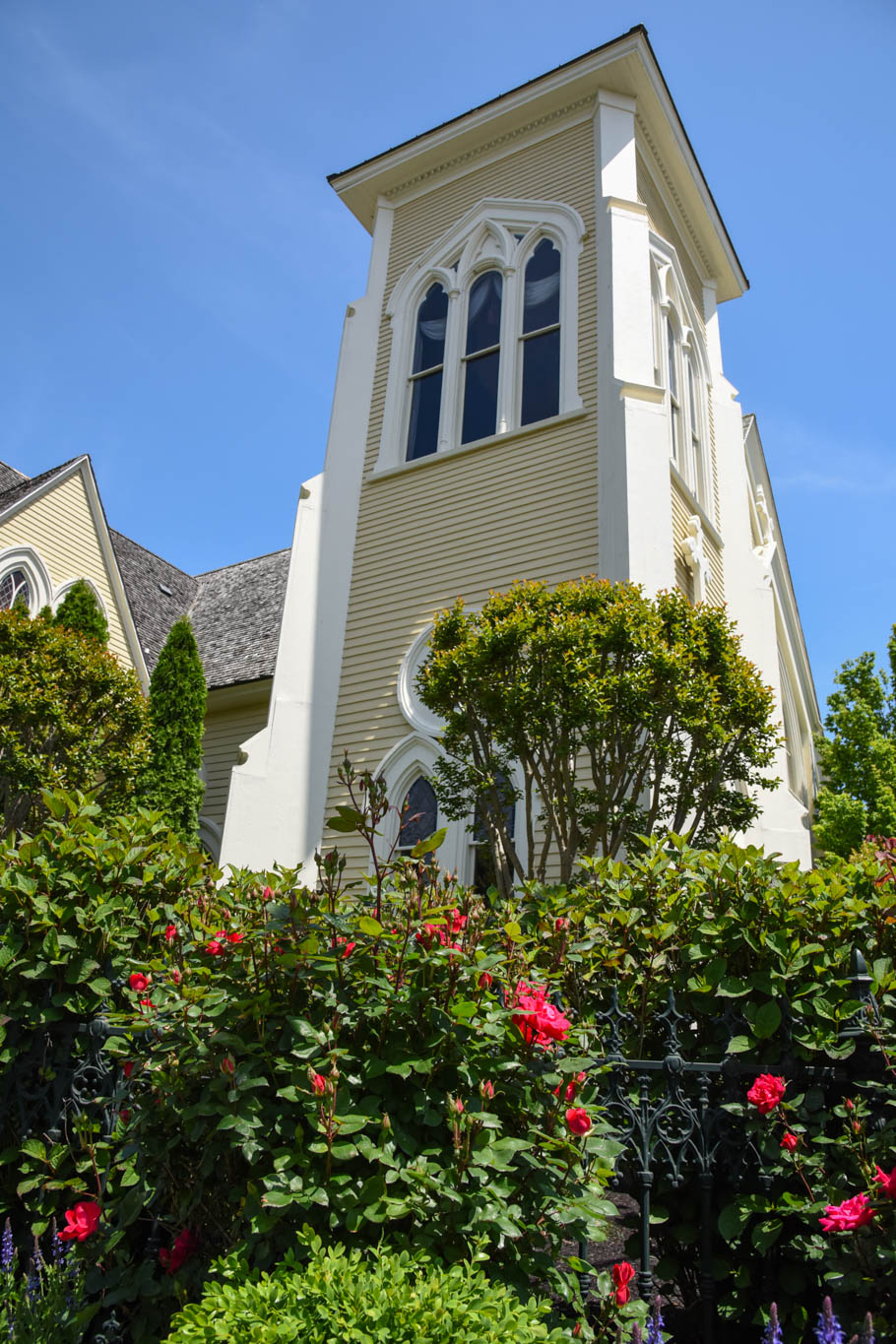 729 Franklin Street is a Church that is now a condo.