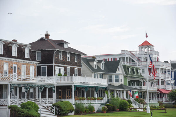 Homes along Beach Ave