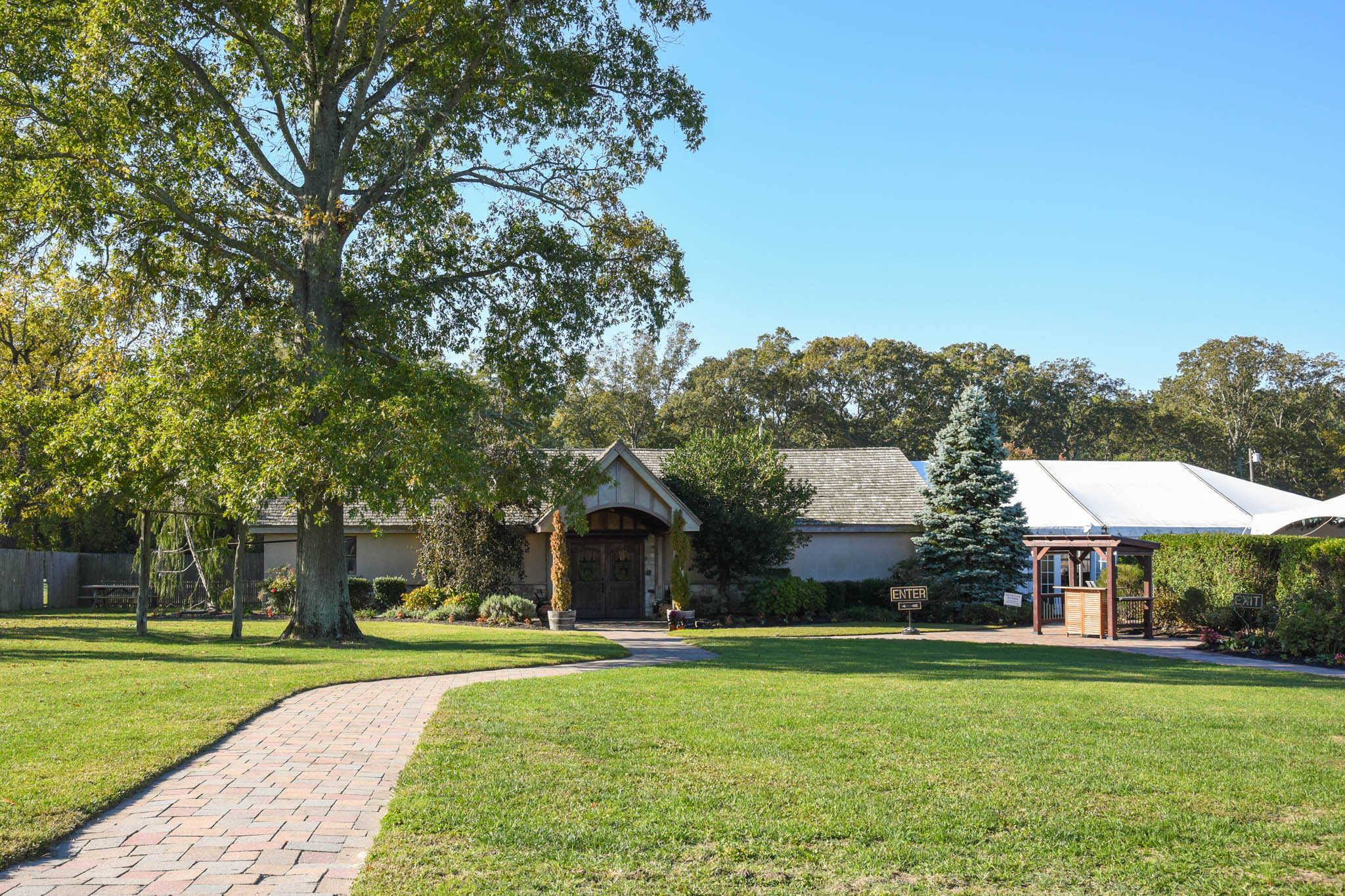 the front doors of Hawk Haven Vineyard & Winery