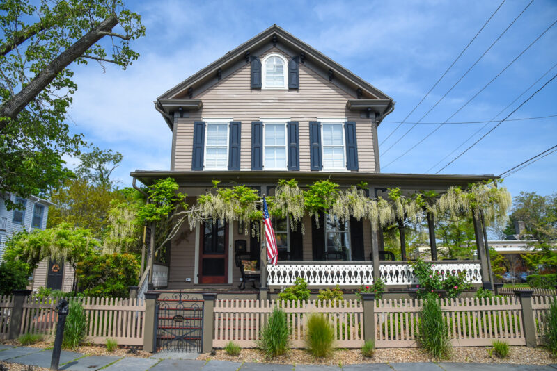 Hughes Street house on the corner of Franklin St 