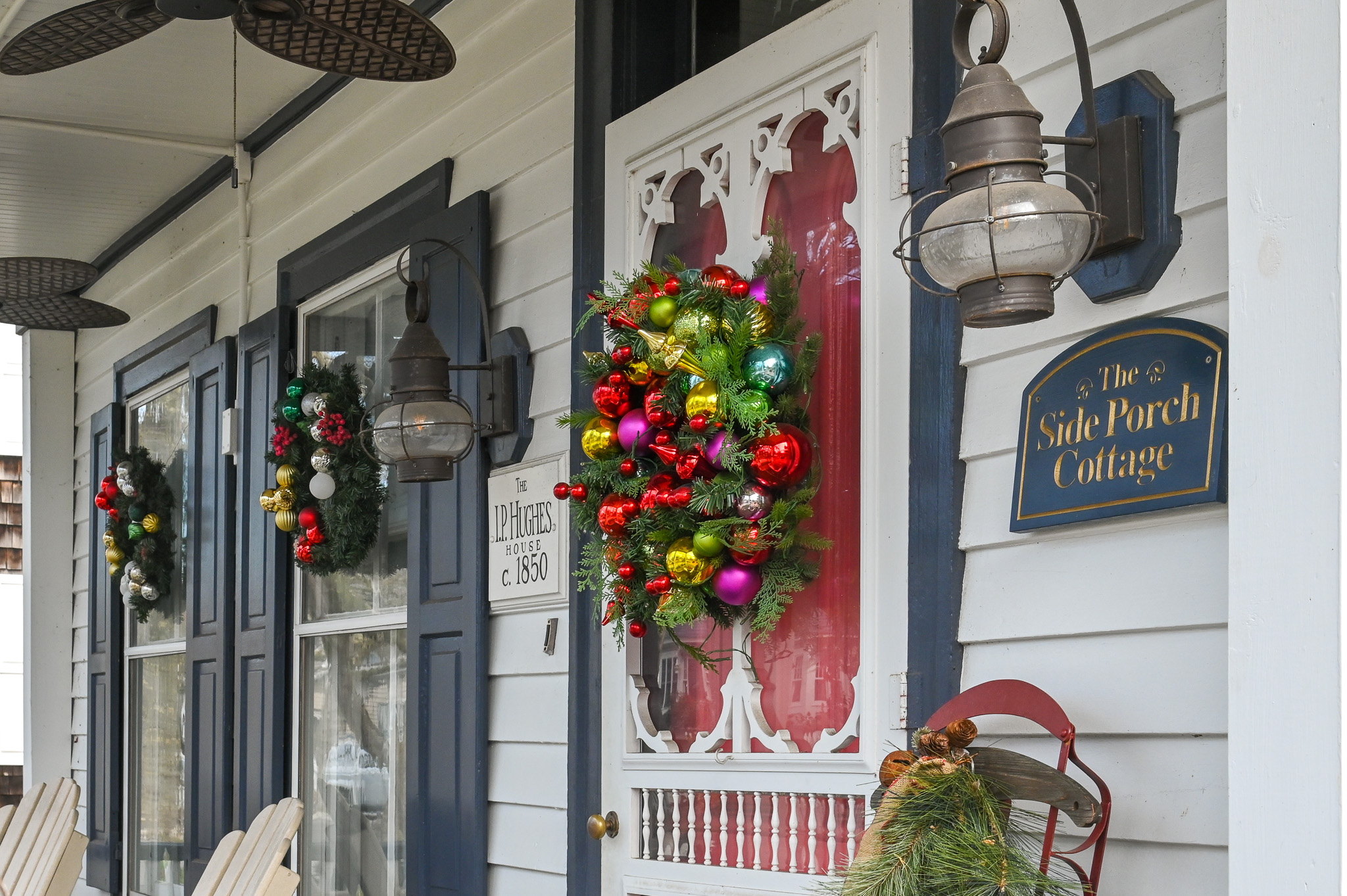 The Side Porch Cottage is located on Washington Street