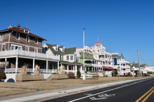 Driving Down Beach Ave