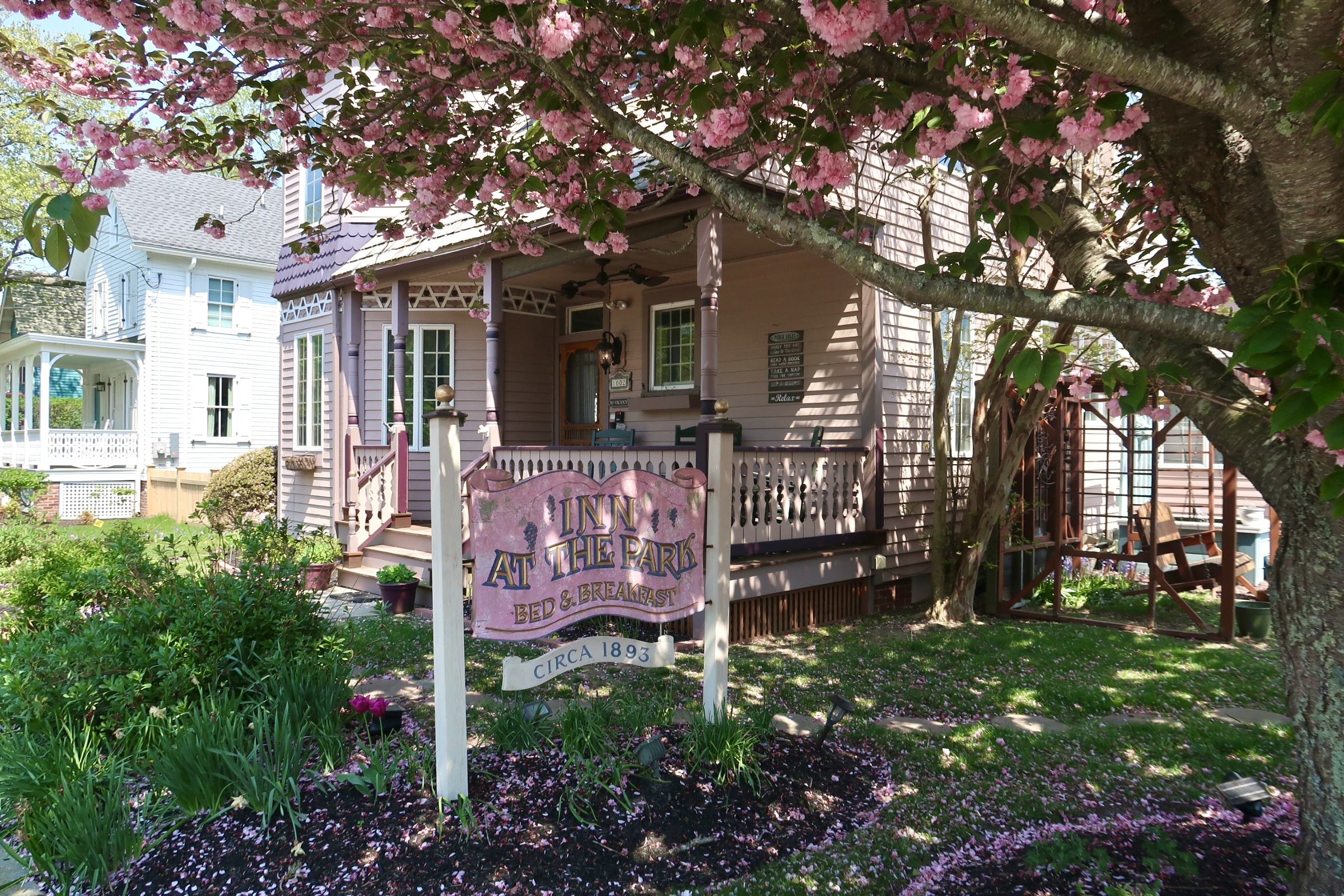 Flowers at Inn at the Park during spring