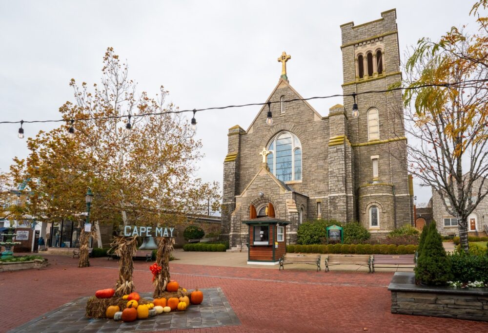 Early Morning on Washington Street Mall