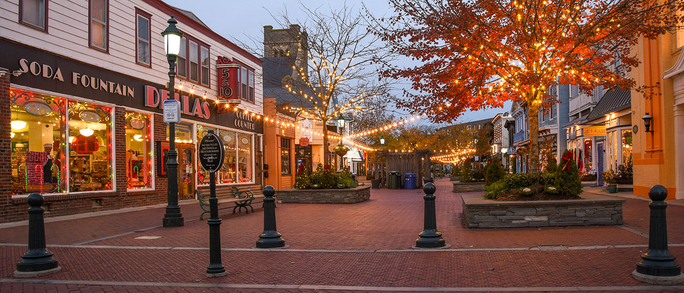 500 block of the Washington Street Mall strung with holiday lights